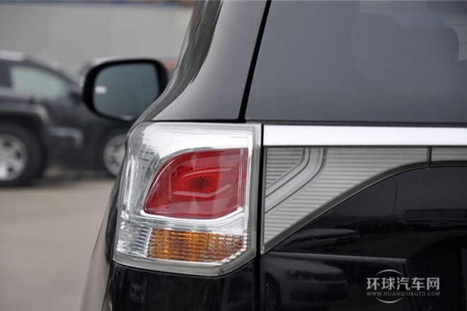 2013款 2.4L 四驅豪華導航版 5座