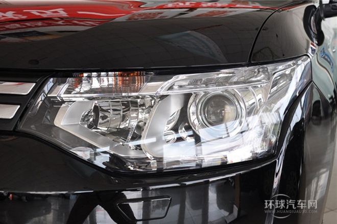 2013款 2.4L 四驅(qū)豪華導(dǎo)航版 5座