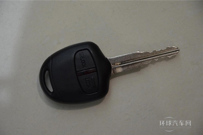 2013款 2.4L 四驅豪華導航版 7座