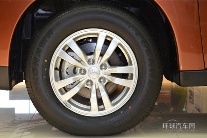 2013款 2.4L 四驅(qū)豪華導(dǎo)航版 7座