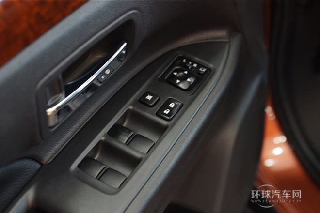 2013款 2.4L 四驅(qū)豪華導(dǎo)航版 7座