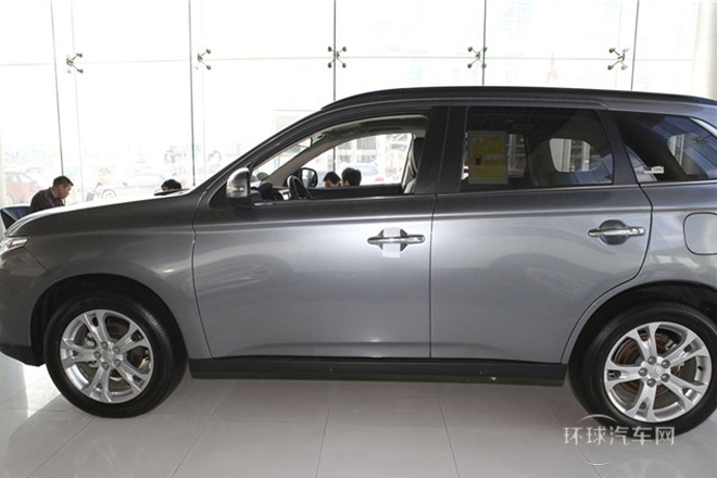 2013款 2.4L 四驅精英GT版 7座