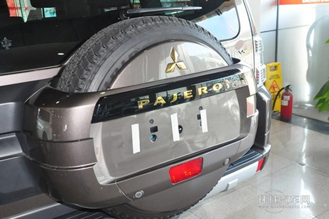 2012款 3.8L 三門炫酷版