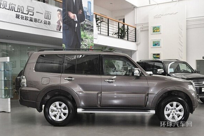 2012款 3.8L 三門炫酷版