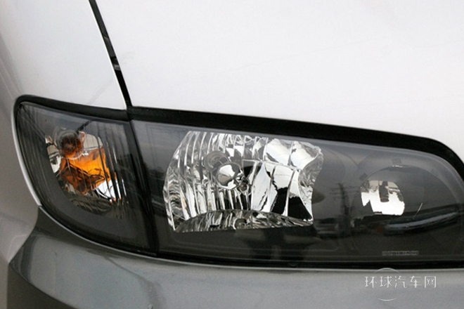 2011款 2.0L穿梭 汽油標(biāo)準(zhǔn)版