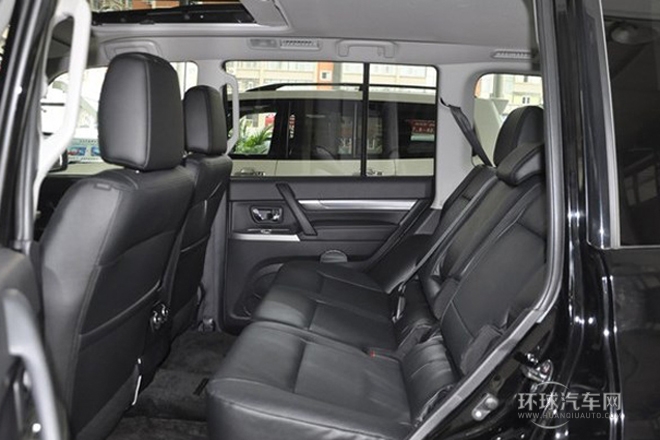 2012款 3.0L 豪華手動版