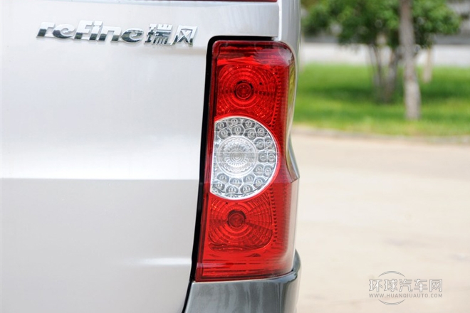 2011款 2.0L政采版 手動(dòng)豪華型