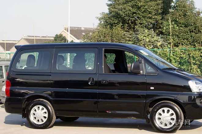 2011款 2.0T祥和 汽油標準版