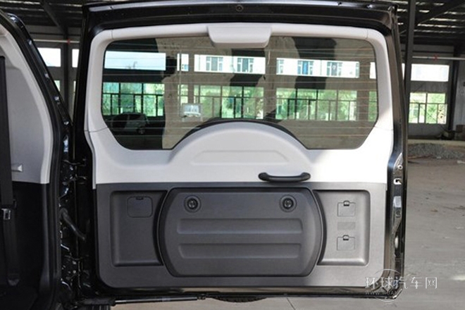 2012款 3.8L 尊貴版