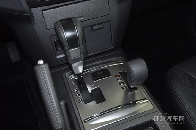 2012款 3.8L 尊貴版