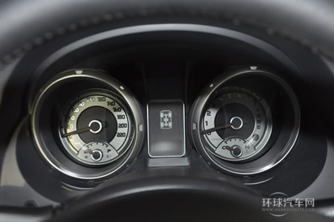 2012款 3.8L 尊貴版