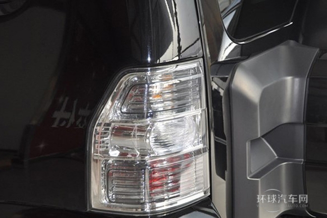 2012款 3.8L 尊貴版