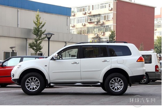 2011款 3.0L 運(yùn)動(dòng)導(dǎo)航版