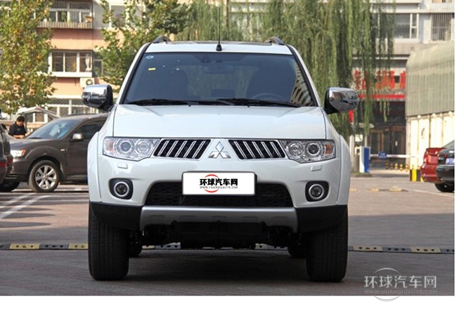 2011款 3.0L 運(yùn)動導(dǎo)航版