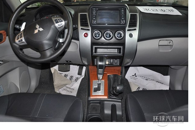 2011款 3.0L 豪華導(dǎo)航版