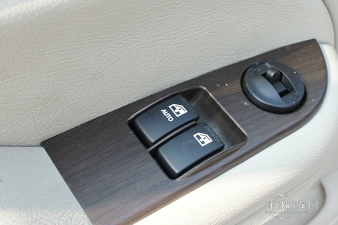 2011款 2.4L政采版 手動(dòng)豪華型