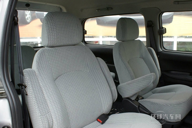 2011款 2.8T穿梭 柴油標準版