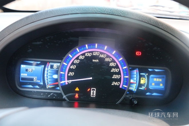 2013款 白金版 2.0L 手動豪華型