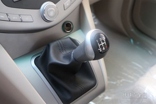 2013款 白金版 2.0L 手動(dòng)豪華型