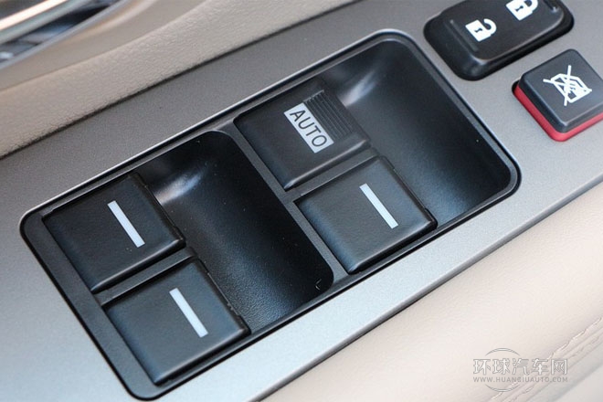 2013款 白金版 2.0L 手動豪華型