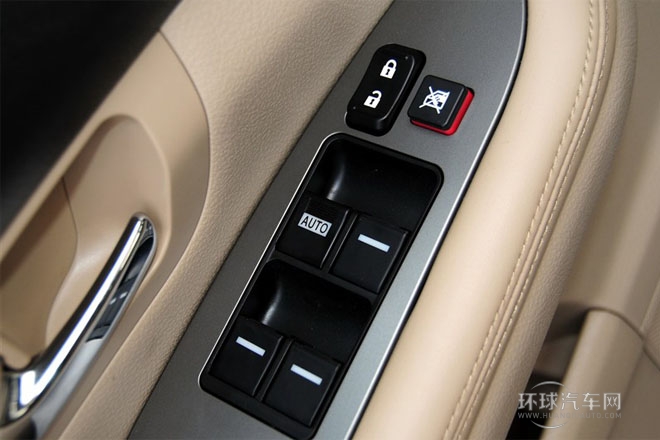 2013款 白金版 2.0L 手動尊貴型