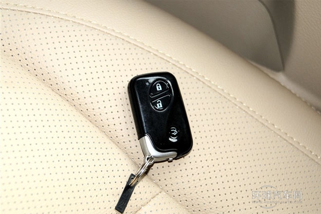 2013款 白金版 2.0L 手動尊貴型