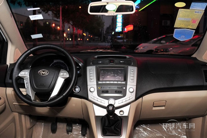 2013款 白金版 2.0L 手動尊享型