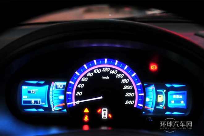 2013款 白金版 2.0L 手動尊享型