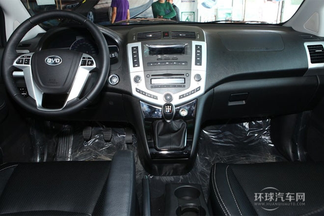 2013款 白金版 2.4L 手動豪華型