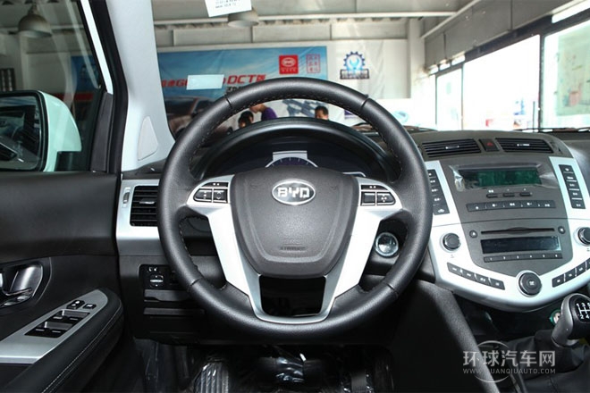 2013款 白金版 2.4L 手動豪華型