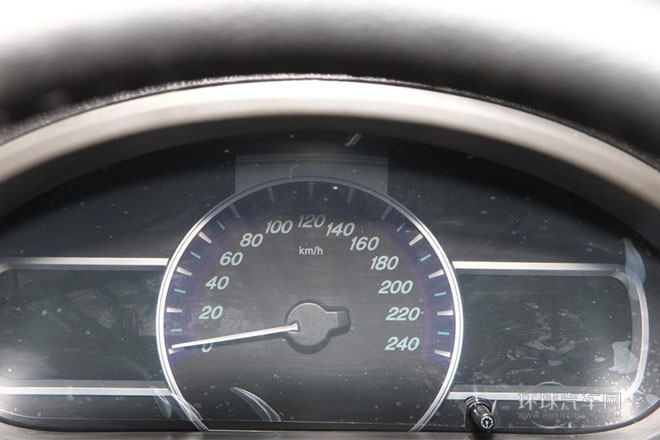 2013款 白金版 2.4L 手動豪華型