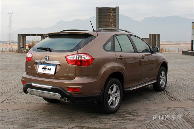 2013款 白金版 2.4L 手動尊貴型