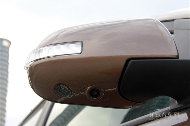 2013款 白金版 2.4L 手動尊貴型