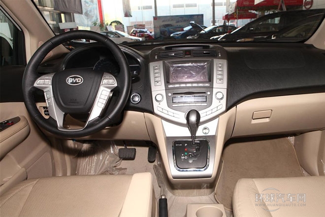 2013款 白金版 2.4L 手動尊貴型