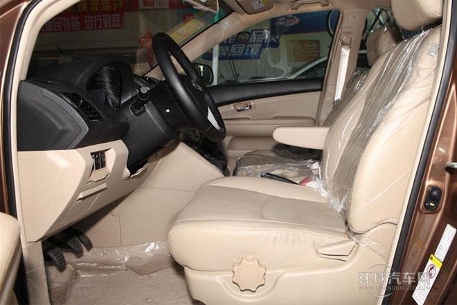 2013款 白金版 2.4L 手動尊貴型