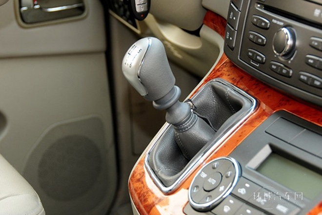 2013款 2.0T 汽油手動公務版