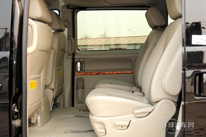 2013款 2.0T 汽油手動公務版