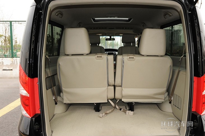 2013款 2.0T 汽油手動公務版