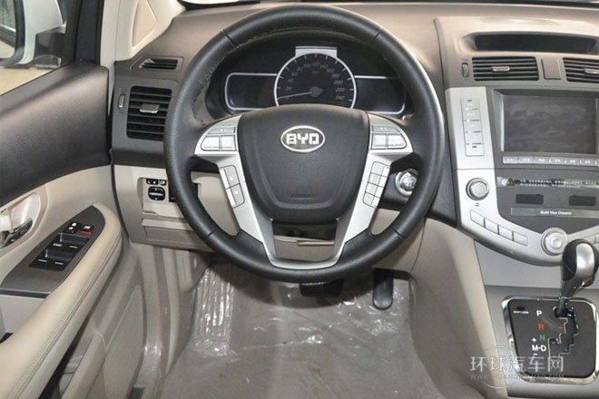 2013款 白金版 2.4L 自動(dòng)尊享型