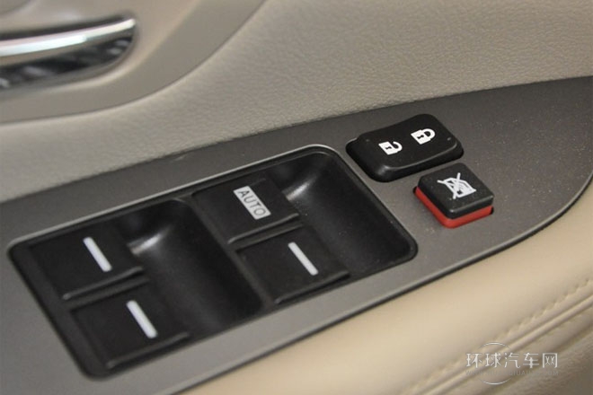 2013款 白金版 2.4L 自動尊享型