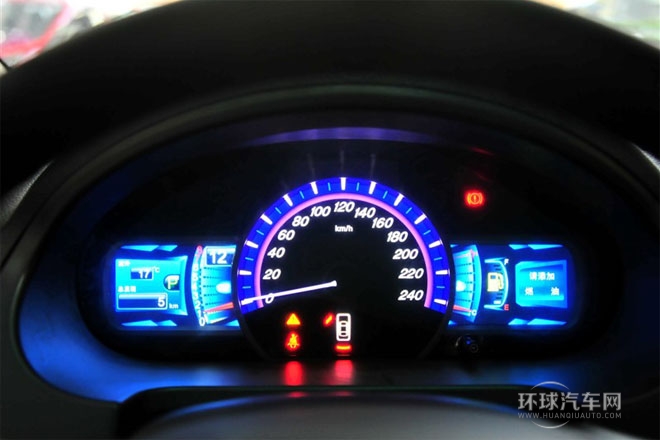 2013款 白金版 2.4L 自動尊榮型