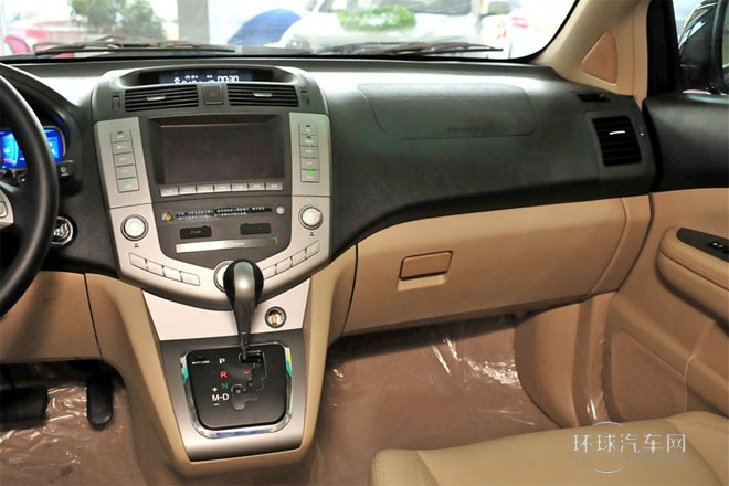 2013款 白金版 2.4L 自動尊榮型