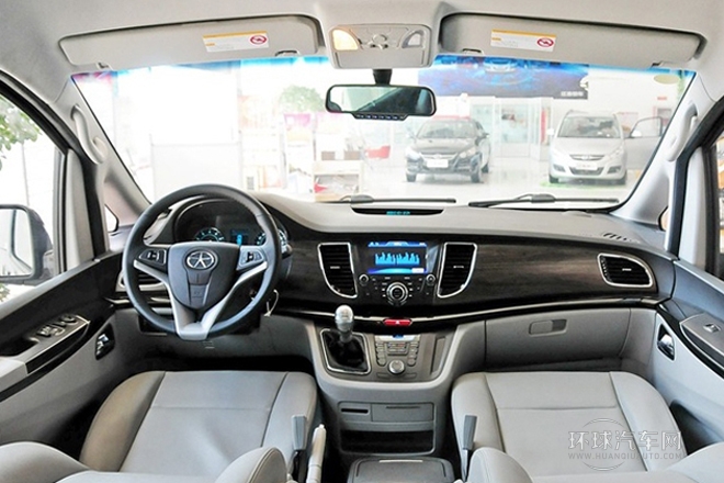 2013款 2.0T 汽油手動商務(wù)版