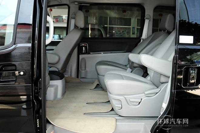 2013款 2.0T 汽油手動商務版