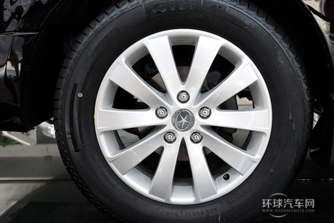 2013款 2.0T 汽油手動商務版