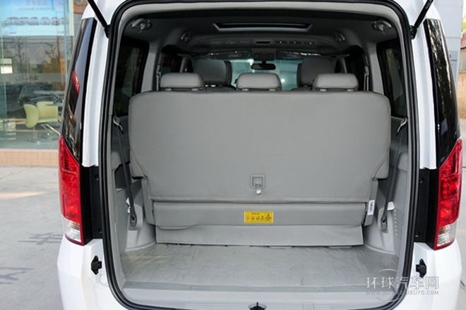 2013款 2.0T 汽油自動公務版