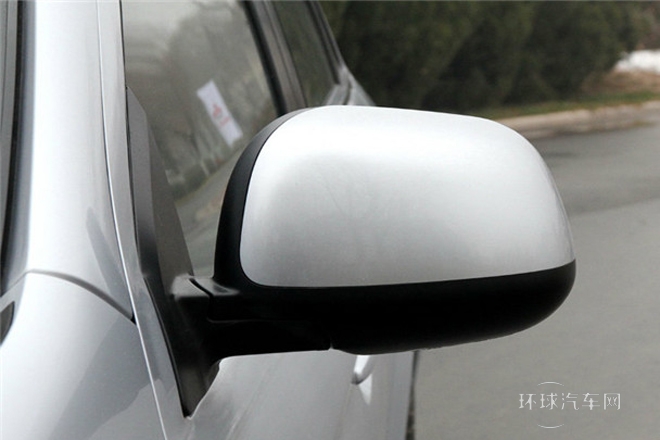 2013款 2.0L 自動兩驅豪華版