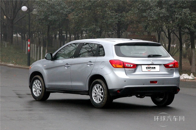 2013款 2.0L 自動兩驅(qū)豪華版