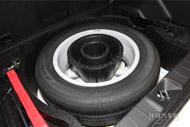 2013款 2.0L 自動四驅尊貴版