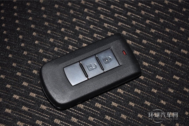 2013款 2.0L 自動(dòng)四驅(qū)尊貴版